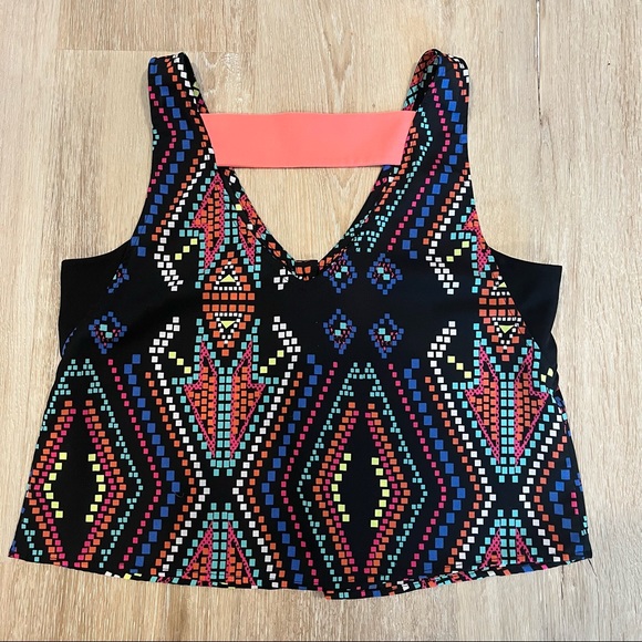 Xhilaration Geometric Aztec Cropped Tank - Picture 6 of 6